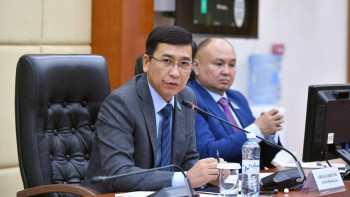 Фотография к новости: МӘМС: Аймағамбетов мұғалімдер мәселесі шешілетінін айтты