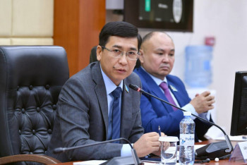 Фотография к новости: МӘМС: Аймағамбетов мұғалімдер мәселесі шешілетінін айтты