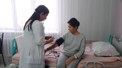 Алматыдағы жер сілкінісі: медицина қызметкерлері ерлік танытты