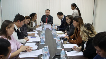 Фотография к новости: Сарапшылар бірегейлікті дамытудың практикалық аспектілерін талқылады