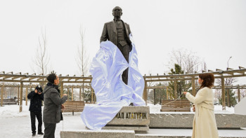 Фотография к новости: Алматыда Ататүрік ескерткіші ашылды