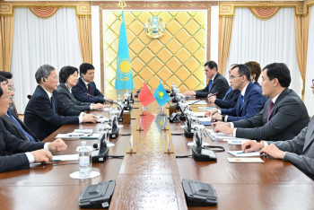 Фотография к новости: Сенат төрағасы Хао Минцзинмен кездесті