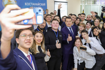 Фотография к новости: Барлық өңірлердегі жастарда осындай қолдау шараларының болуы маңызды —  Смайылов