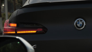 Фотография к новости: Жалған құжатпен 55 автокөлікті есепке заңсыз қойғандар ұсталды