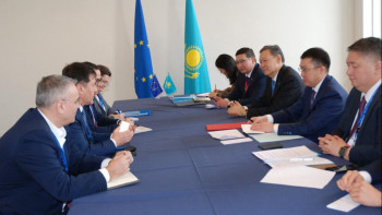 Фотография к новости: Брюссельде Қазақстан мен Латвия көлік министрлерінің кездесуі өтті