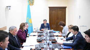 Фотография к новости: Сенаторлар балалардың қауіпсіздігі мен құқықтарын қорғау мәселесін талқылады