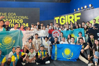 Фотография к новости: Оқушылар Үндістандағы робототехника чемпионатында жеңіске жетті