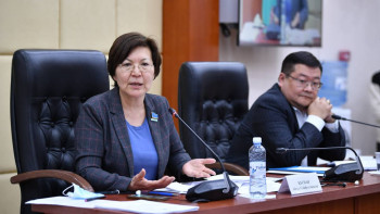 Фотография к новости: Мәжілісте әскери қызметкерлердің әлеуметтік мәселесі талқыланды