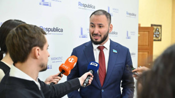 Фотография к новости: Әкім мен министрлер жалған мәлімет беруді әбден үйреніп алды – депутат