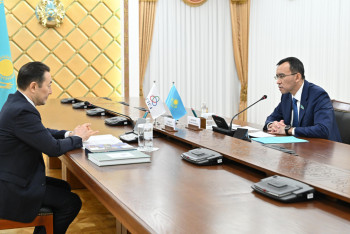Фотография к новости: Сенат төрағасы АӨСШК бас хатшысымен кездесті