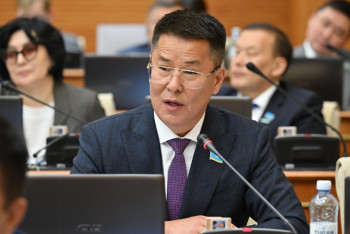 Фотография к новости: Тауар биржаларында жасалған мәмілелерді бақылау мемлекетке қайтарылады