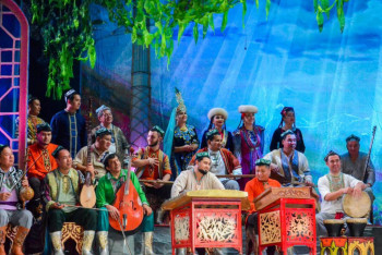 Фотография к новости: Ұйғыр театры 90 жылдығын атап өтпек