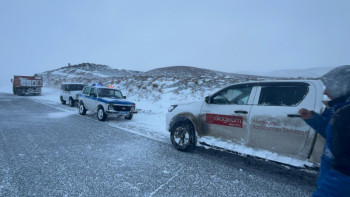 Фотография к новости: Қалың жауған қар салдарынан Жамбыл облысы жолдарда мыңға жуық көлік жиналып қалды