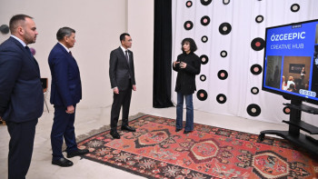 Фотография к новости: Сенат төрағасы OzgeEpic креатив хабының жұмысымен танысты