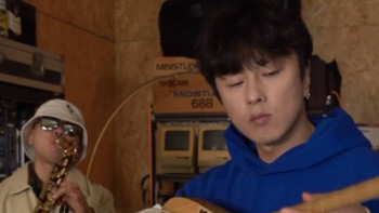 Фотография к новости: Шәмшінің әнін қазақша айтқан кәріс әншісі желіде қызу талқыланып жатыр