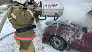 Фотография к новости: Павлодарлық тұрғын көлігімен бірге өртеніп кетті
