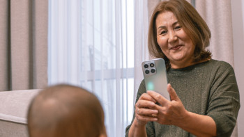 Фотография к новости: HONOR X8b - Анама арналған үздік сыйлық