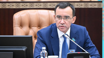 Фотография к новости: Әшімбаев: Ел экономикасының алдында айқын мақсаттар тұр