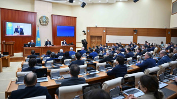 Фотография к новости: Бектеновтың кандидатурасын үш партия қолдап, екі партия дауыс бермеді