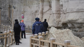 Фотография к новости: Каспий теңізі жағалауындағы жартас құлады
