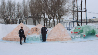 Астанадағы тергеу изоляторында қардан мүсін жасаудан байқау өтті
