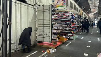 Фотография к новости: "Қаңырап жатыр". Алматының беделді базарында сауда жоқ