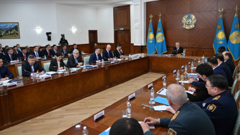 Фотография к новости: Сенатор: 10 бағыт бойынша берілген тапсырмалар экономиканы жаңа деңгейге шығарады