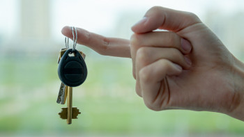 Фотография к новости: Бұдан былай әскери қызметшілер кезекке тұрып, баспананы онлайн ала алады