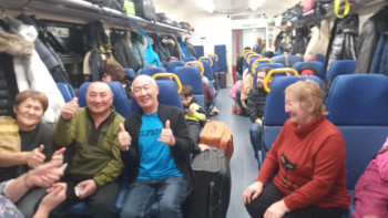 Фотография к новости: Пойыздар боранда жолда қалған 400-ден аса жолаушыны алып кетті