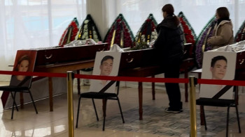 Фотография к новости: Алматыда лай көшкіні құрбандарымен қоштасу рәсімі өтті