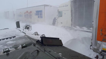 Фотография к новости: Әскерилер 50-ден астам адамды қар құрсауынан құтқарды