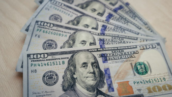 Фотография к новости: Әр балаға 100 доллар: Шетелге көшіп кеткендердің ақшасы басқа балаларға аударылады