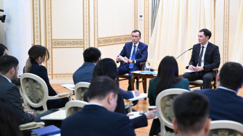 Фотография к новости: Сенат төрағасы Жас сарапшылармен кездесті