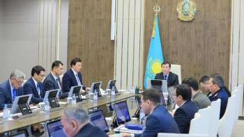 Фотография к новости: Ақтөбе әкімі күре жолдағы байланыс пен қызмет көрсету сапасын сынады