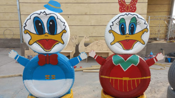 Фотография к новости: Көпбалалы әке аула безендіріп, отбасын асырап отыр