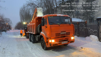 Фотография к новости: Бір түнде елордадан 44 мың текше метр қар шығарылды