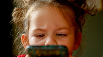 Фотография к новости: 4-5 жастағы балалар  TikTok-та күніне 1 сағаттан артық отырады