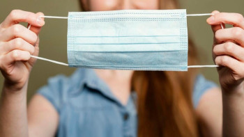 Фотография к новости: Елорданың бас санитар дәрігері бетперде тағуды ұсынды