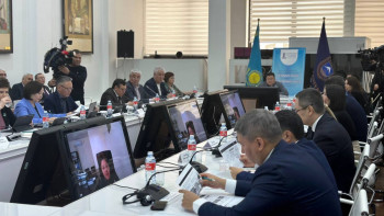 Фотография к новости: Алматыда "Ғылым және технологиялық саясат" туралы заң жобасы талқыланып жатыр