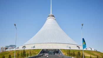 Фотография к новости: Астанада «Хан Шатыр» өртеніп жатқаны рас па