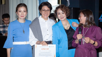 Фотография к новости: АSYL NIET-тестер тағы бір отбасыға баспана сыйлайды