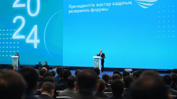 Фотография к новости: Ер адамдар ренжімесін, әйелдер жұмысқа өте мұқият, тиянақты қарайды – Президент