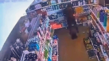 Фотография к новости: Талдықорғанда ұры дүкенді тонап, өртеп кетті