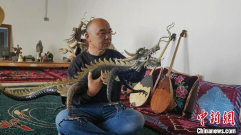 Фотография к новости: Қытай қазағы сүйектен түрлі бұйымдар жасайды