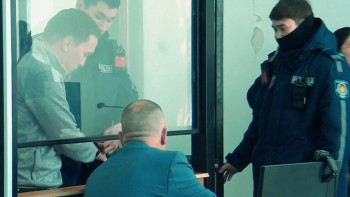 Фотография к новости: Ақтөбеде мектептің бас бухгалтері 8 жылда 413 млн теңге жымқырған