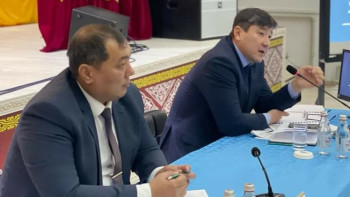 Фотография к новости: West Oil мәселесі. Қарақия ауданының әкімі сауалдарға жауап берді