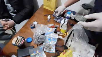 Фотография к новости: Елордалық өзінің тұрғын үй кешенінің кіреберісінде есірткі жасырған