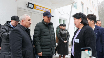 Фотография к новости: Ербол Қарашөкеев меркіліктердің мәселесін тыңдады