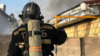 Фотография к новости: Алматы облысында өртенген үйден ер адамның денесі табылды