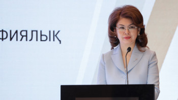 Фотография к новости: Балаева ҮЕҰ өкілдерін құттықтады